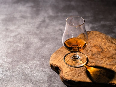 ラウンジ「ナイトキャップ」